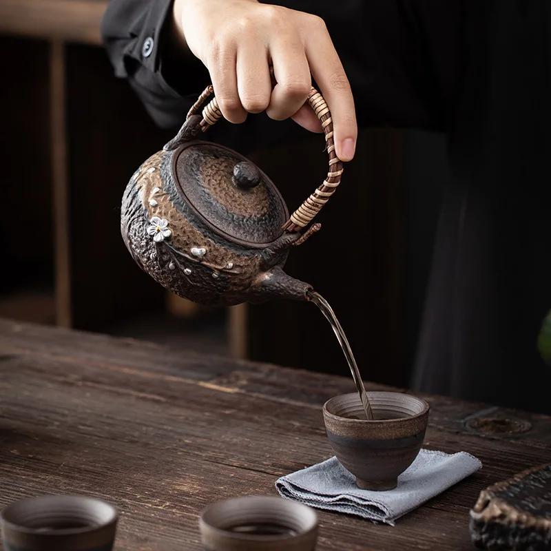 Japanese Style Loop-Handled Teapot Handmade Gilding Iron Glazed Pottery Porcelain Teapot Small Size Tea Making Device Tea Kettle
