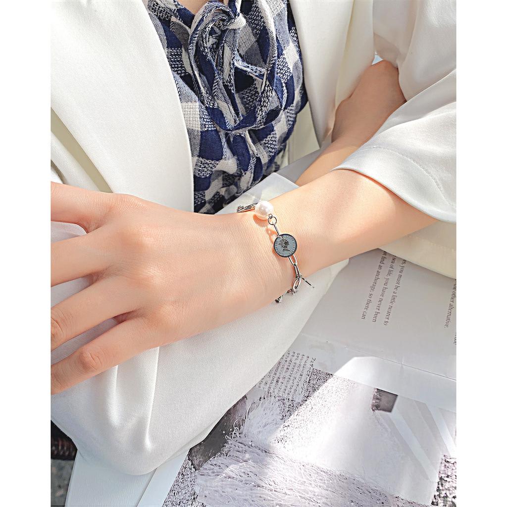 Fashion Retro Titanium Steel Portrait Round Brand Jewelry Versatile Stainless Steel Niche Bracelet Women