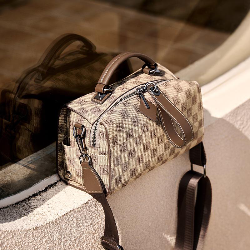 

Mrs. Qiao Bag Women 2025 New Crossbody Bag Women s Bag Light Luxury Handbag Vintage Pillow Bag Autumn Winter Shoulder Bag Long25CM、Wide12.5CM、