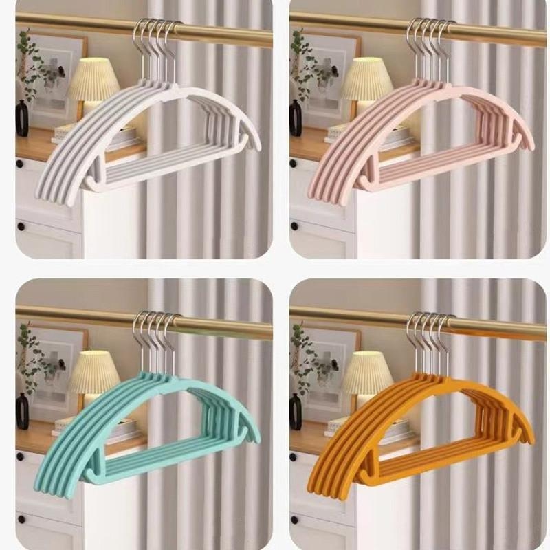 10pcs Non-Slip Hanger Shoulder Horn Resistant Corrugated Round Hanger