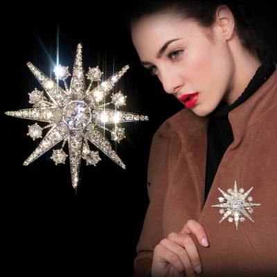 Modische Nordstern Schneeflocke Zirkon Brosche, Anti-Exposed Pin für Damen, Metallknöpfe zur Befestigung von Kleidung, Hochzeitsfeier Geschenke
