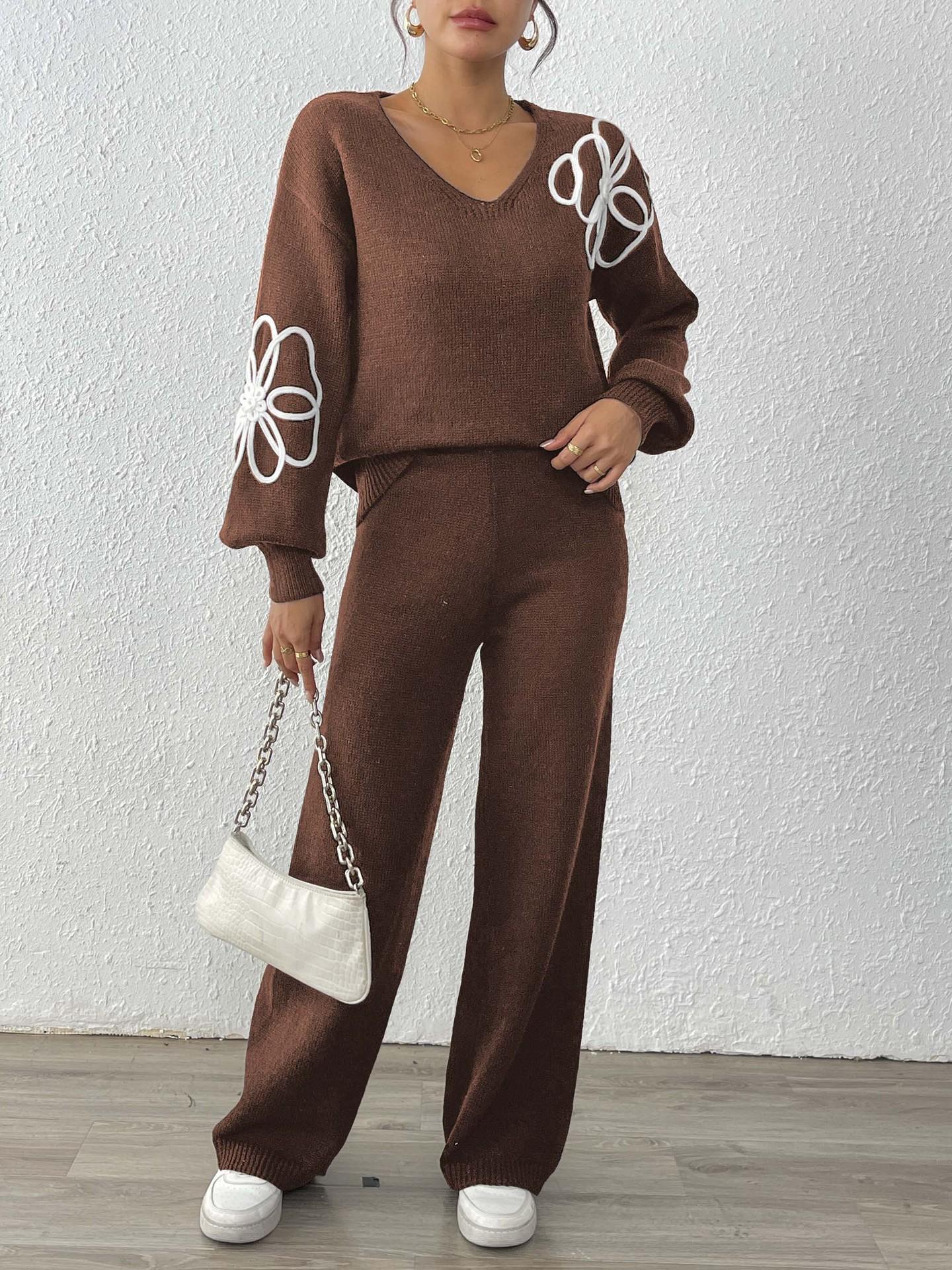 

Женский вязаный костюм с цветочной вышивкой, топ с V-образным вырезом и брюки широкого кроя L