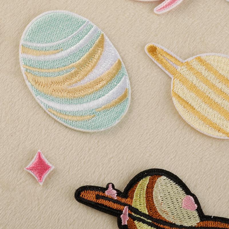 Oryginalna kreskówkowa naszywka haftowana Planeta UFO do samodzielnego wykonania akcesoriów odzieżowych