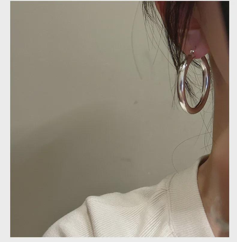 Koreanisches Nischendesign Große S925 Sterlingsilber Glatte Ohrbügel-Ohrringe