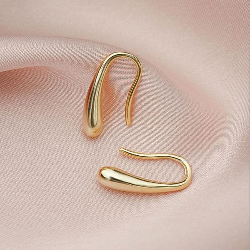 

Трендовые серьги-капли 2024: Легкая роскошь, универсальные и простые украшения для современного, шикарного образа