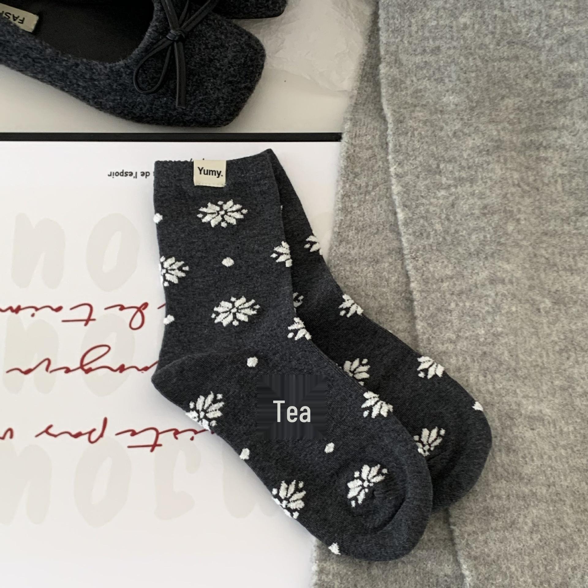 

2025 Autumn/Winter New Coffee Blue Retro Edelweiss Mid-Calf Women s Cotton Socks One Size темно-серого