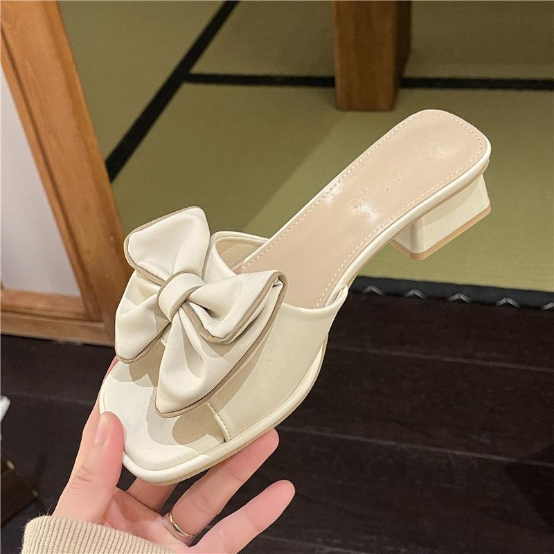French beach sandals women's 2025 new fashion medium heel thick heel half drag bow one word drag outer wear square head