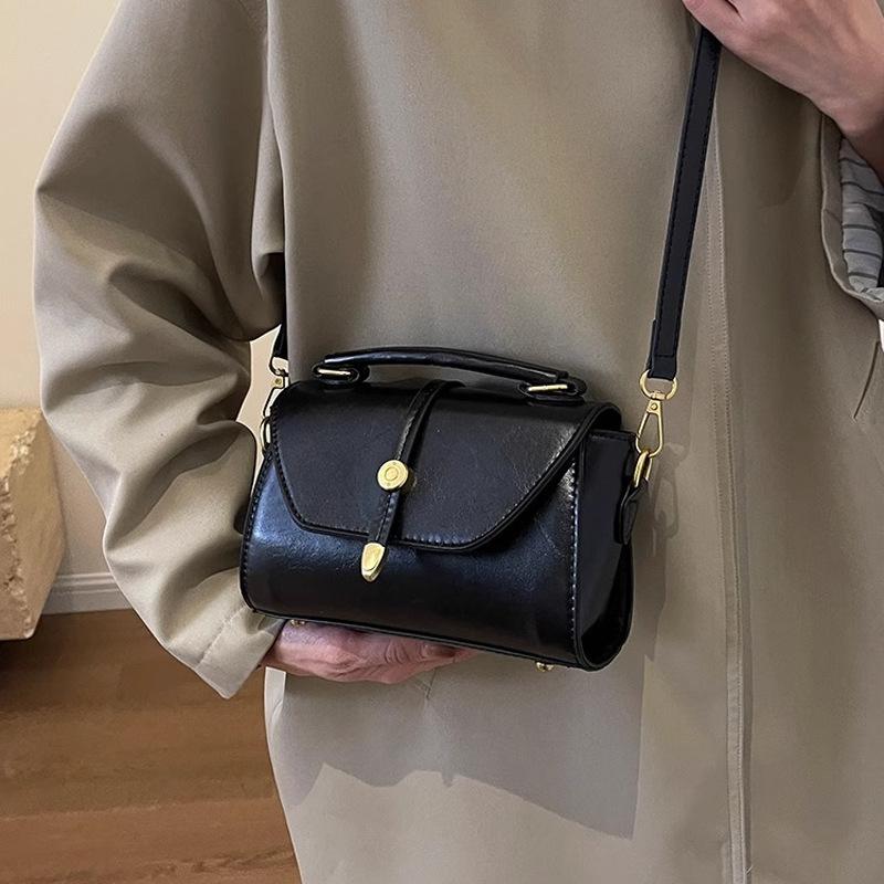 Bag women's 2025 new trendy high-end sense niche fashion versatile shoulder messenger bag popular small square bag