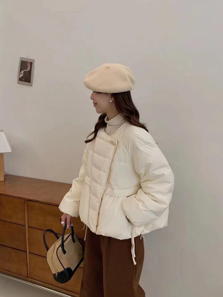 Korean down jacket women's short winter new small design sense fashionable white duck down crew neck jacket tide