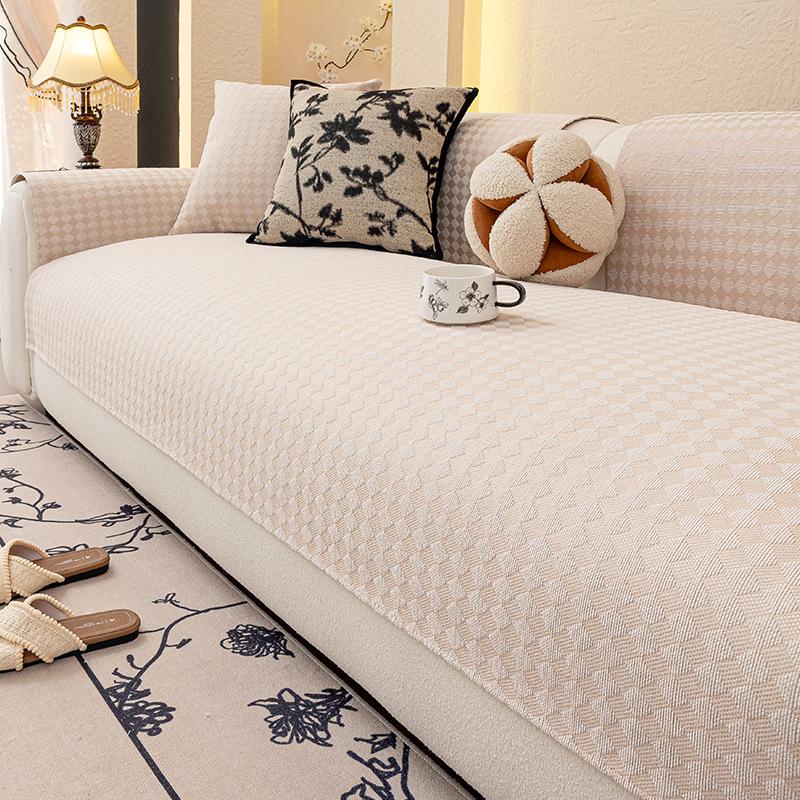 

Универсальная подушка для дивана на все сезоны 2025 новый чехол для дивана в стиле легкой роскоши и хай-энд, простой нескользящий чехол для дивана 70*70cm