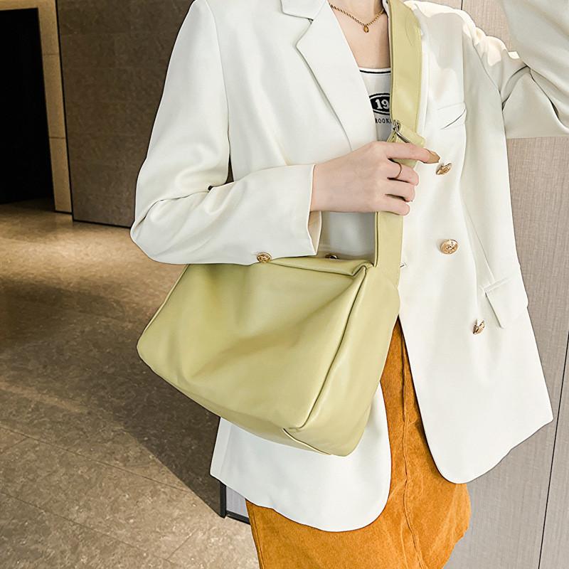 Urban Simple Large Shoulder Bag For Women Casual Daily Use Minimalist Style Tote Bag