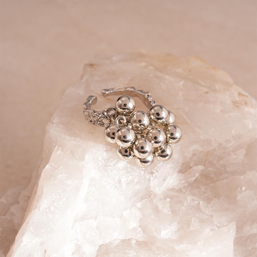 Bague Ouverte Plissée Boule à Pompon Élégante - Bijou pour Index Design Européen & Américain