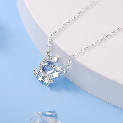Stern-Mond-Halskette für Damen, leichtes Luxus-Nischendesign, Sinn für Traum, Stern, Mond, Schlüsselbeinkette aus Edelstahl, blaue Mondlicht-Halskette