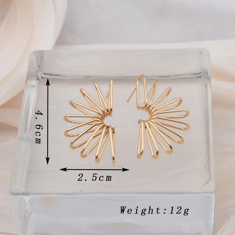 

Personality Metal Line Weave Flower Dangle Earrings for Women Vintage Golden European Minimalist Drop Earrings Party Zircon