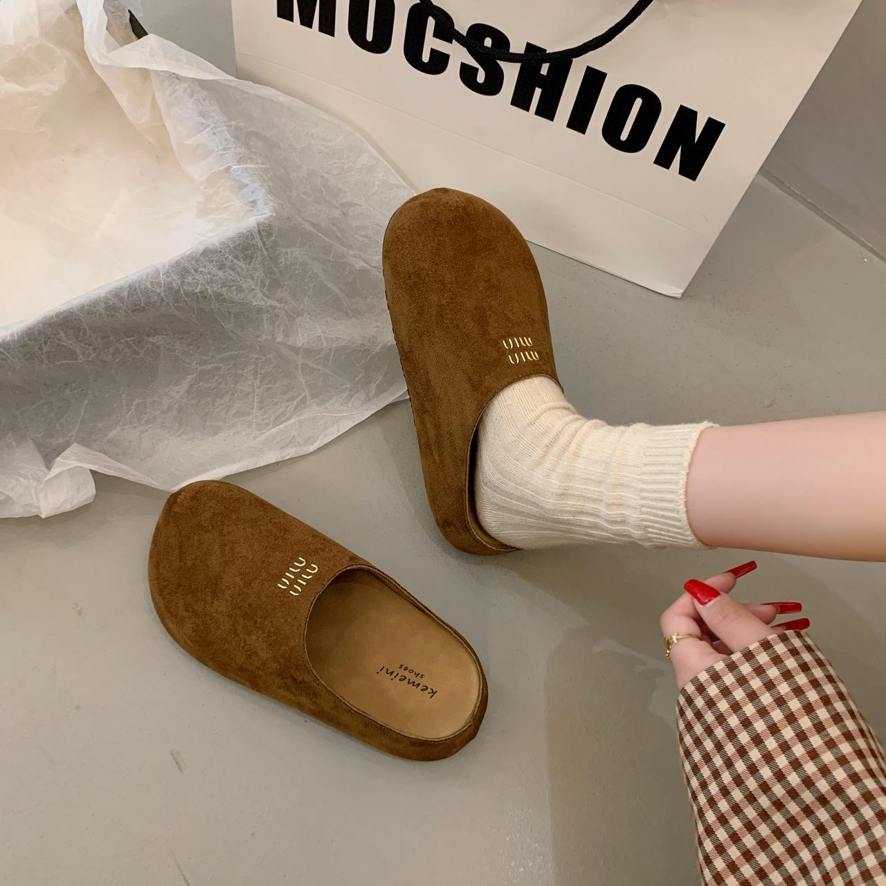 

Boken shoes pedal retro bag head slippers women s 2025 spring new fashion versatile Boken bag head drag 2688 39 коричневий