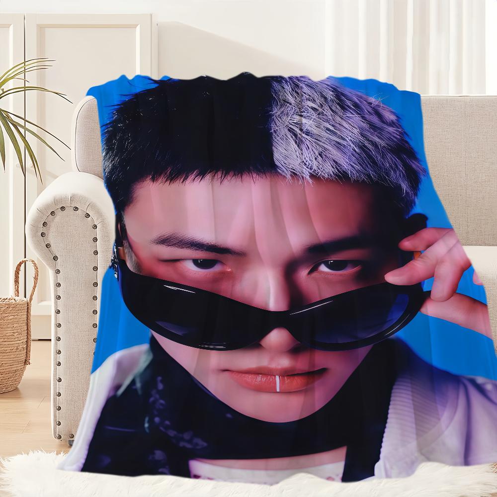 Hot Kpop H-Hyunjin Singer Blanket Blanket for Couch Sofa Travel Home Picni Flannel Blanket birthday gift Warm Comfortable