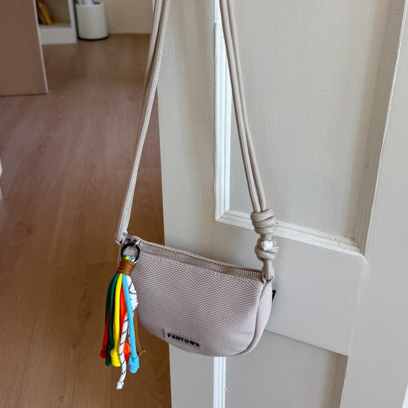

Canvas bag women s summer new fashion niche shoulder messenger bag casual saddle bag хакі