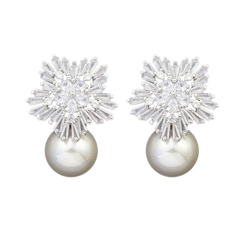 Personality Inlaid Zircon Snowflake Pearl Stud Earrings, High Sense Fashion Temperament Earrings, Female Celebrity Light Luxury Style Versatile
