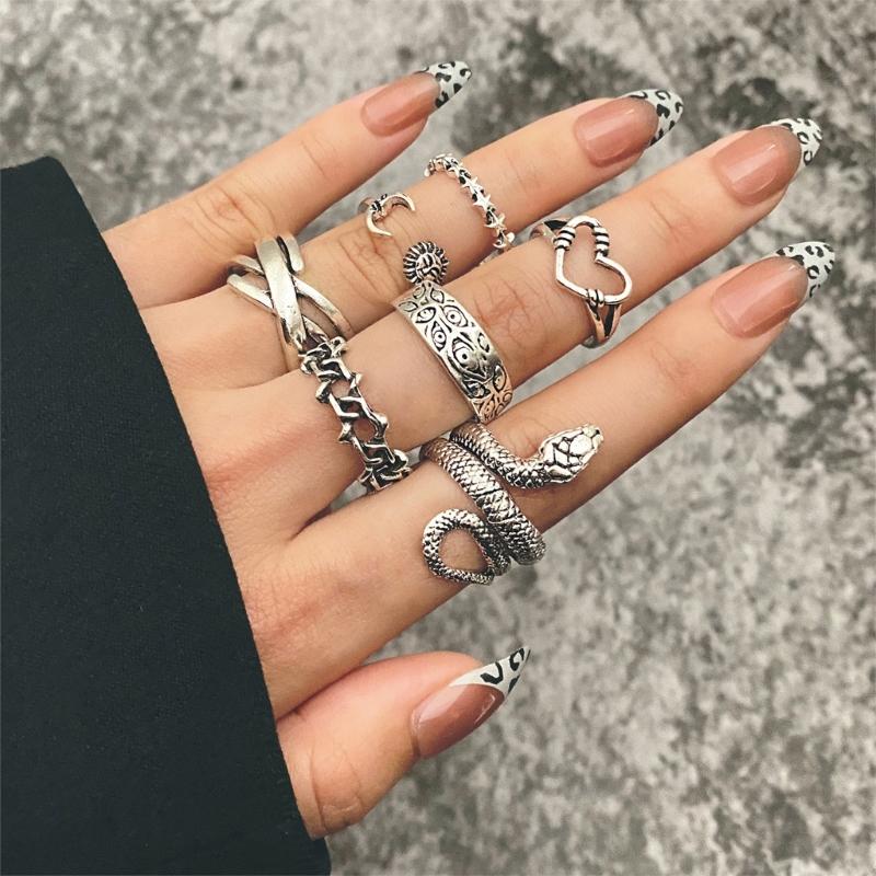 24pcs Y2K Gothic Rings Set for Women and Men Silver Punk Grunge Vintage Jewelry with Heart Snake Flower Designs