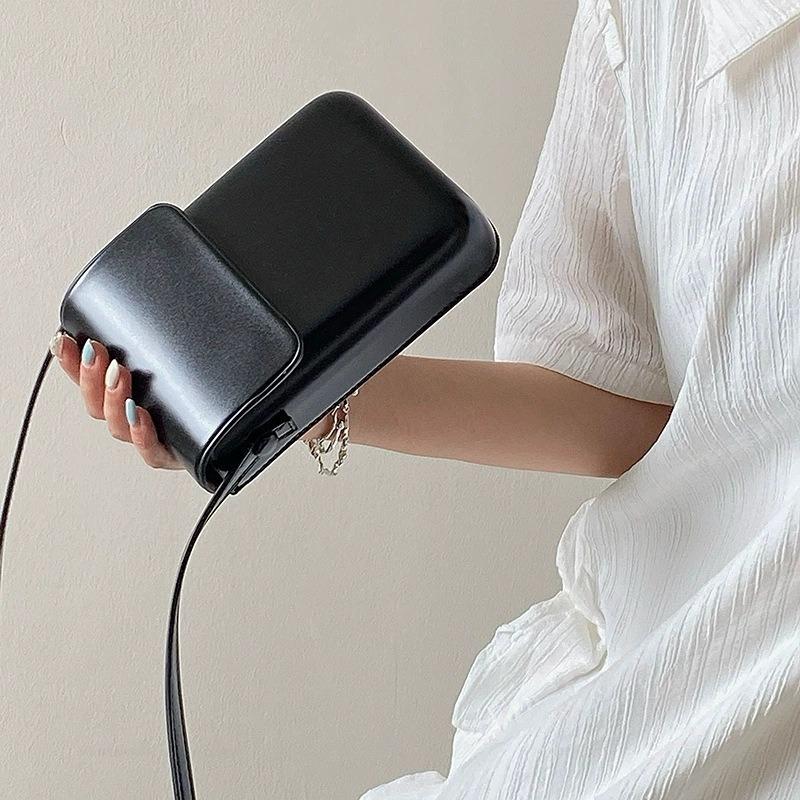 Fashion Simple Versatile Saddle Bag for Women, Shell Bag, Candy Color Small Square Bag, Solid Color Phone Bag, Single Shoulder Crossbody Small Bag