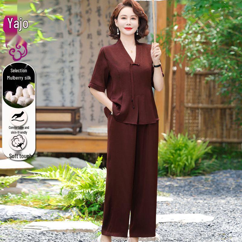 Mamas Sommer-Eis-Seiden-Zweiteiler: Damen-Oberteil und Hosen-Set für mittleres und höheres Alter