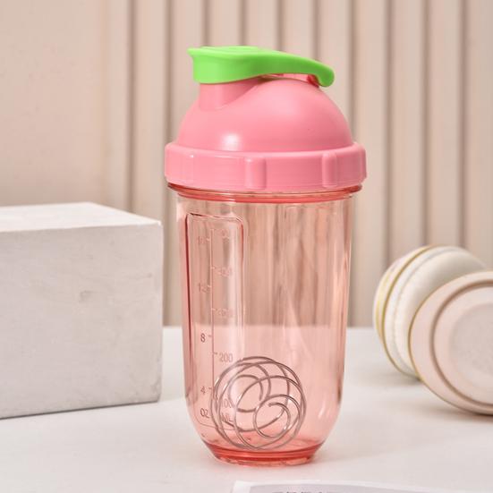 Protein Shaker Bottles with Wire Ball 500ml Leak-Proof Mixer Cup Clear Scale Fitness Mixer Bottle Portable Shaker Cup for Sports Travel