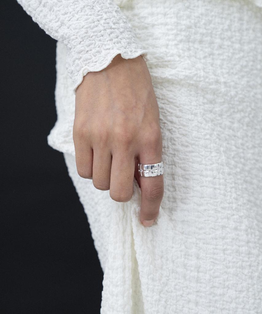 Jnui Grace Ring Silver