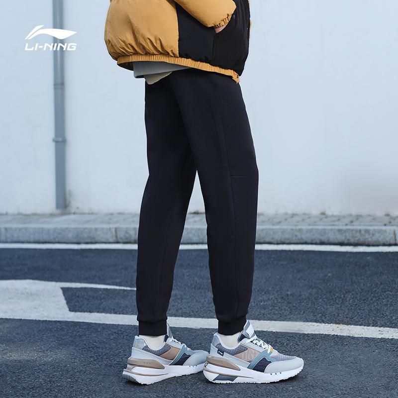 Li Ning Fitness Series Logo Print Fleece Lined Comfortable Knitted Sports Pants Men Bottoms Black AKLTC13