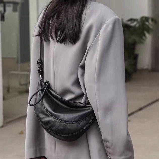 High-end Dumpling-shaped Bags for Women Soft Leather Versatile Crossbody Bags Stylish Single-shoulder Underarm Bags for Commuting