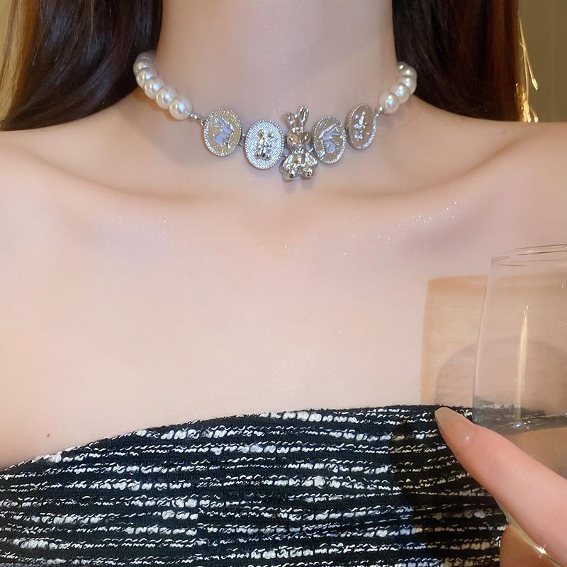 Retro Pearl Choker Necklace - French Style & Elegant Clavicle Chain for Women