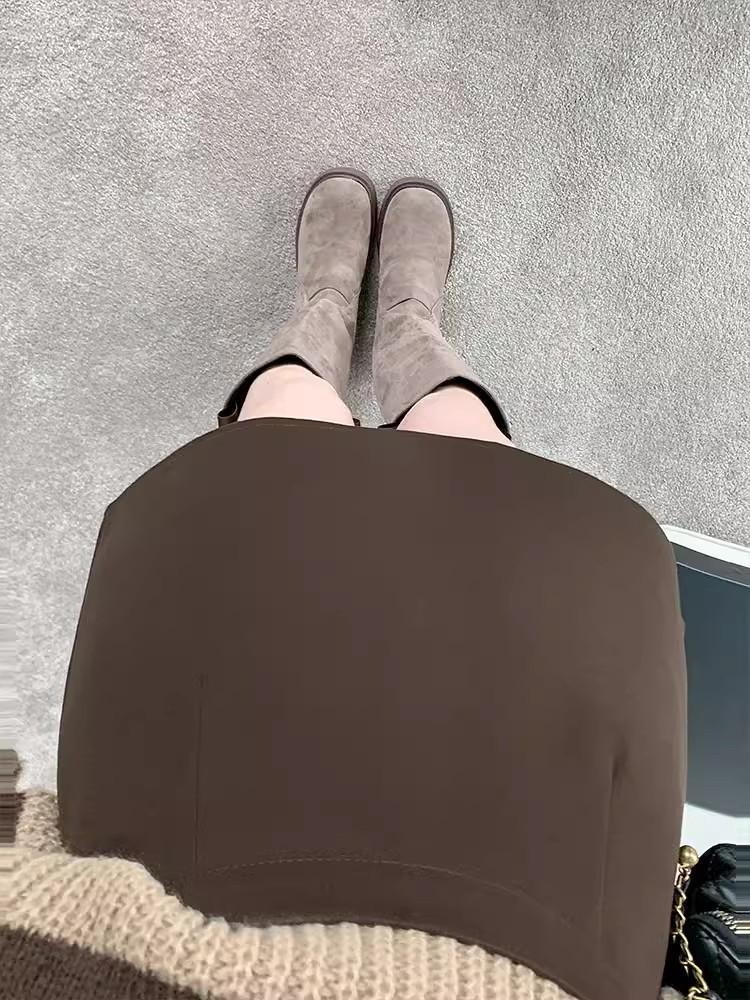 Women's High Waist Black Wool Mini Skirt - A-line, Plus Size, Hip-hugging, Versatile for Autumn/Winter 2025.