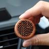 1 Stück Auto montierter Duft Holz Diffusor Innenraum Auto frische Luft Auto montierter Duftauslass Parfüm Anhänger