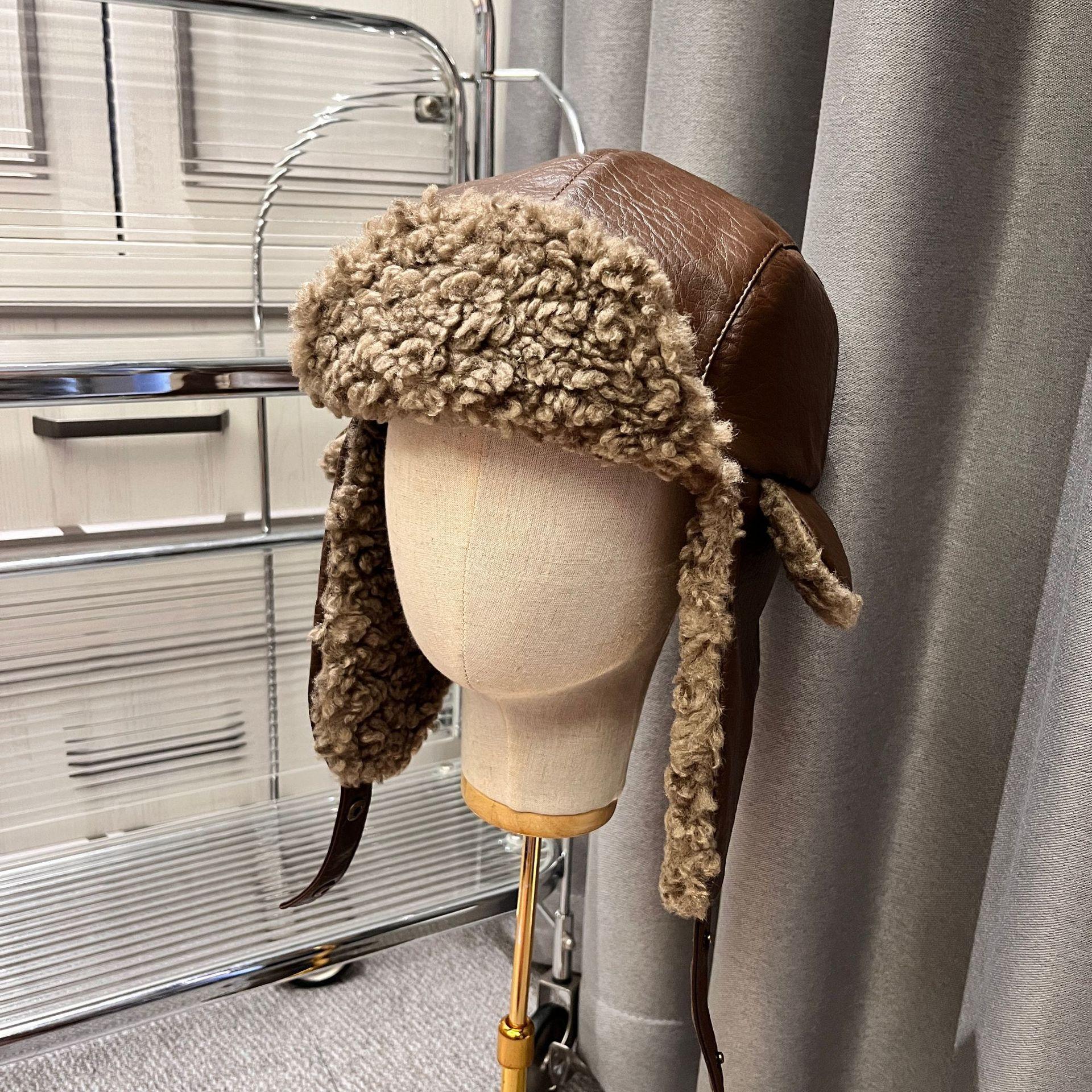 

Пилотные шапки для мужчин и женщин, утепленная кожаная ткань для зимы, защита от холода, защита ушей, ветрозащитные очки, шапка Lei Feng M（56-58cm）