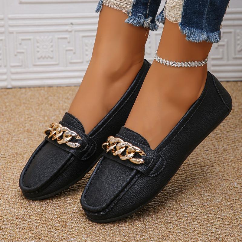 Spring and Autumn New Doudou Shoes Women's Round Head Large Size Flat Bottom Metal Chain Wear Mom Shoes