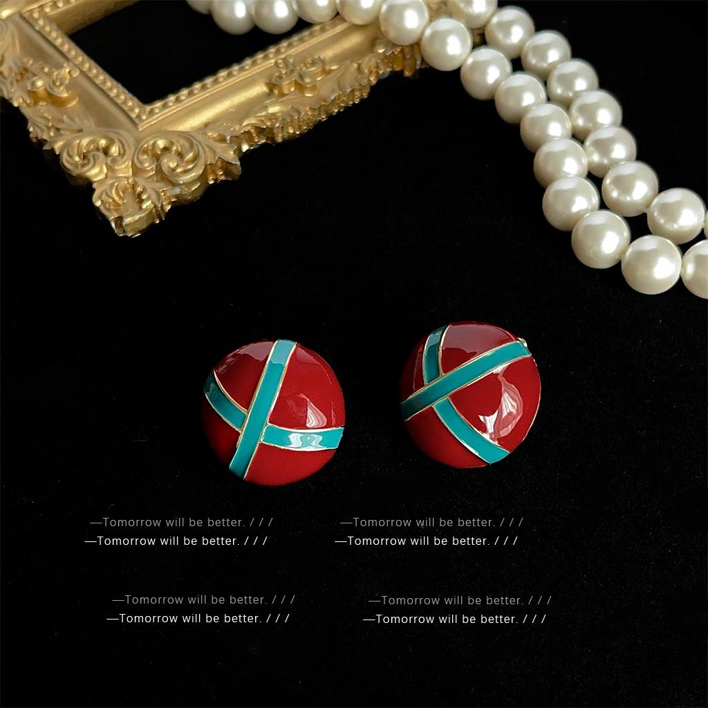 Mid-Century Vintage Stud Earrings: Trendy Literary Style in Light Luxury Fashion