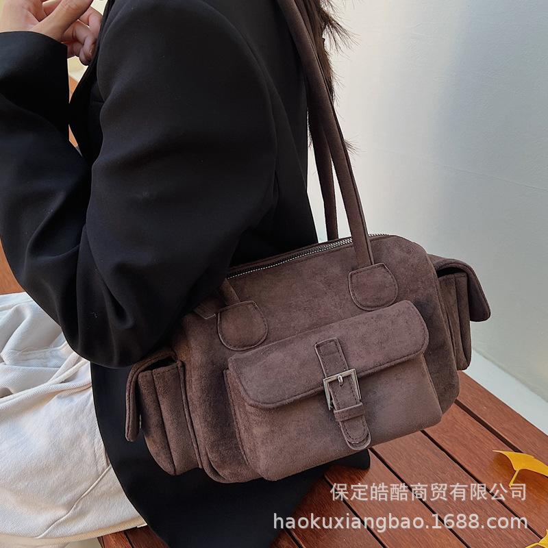 Large Capacity Bag Women's Autumn and Winter Retro 2025 New Versatile Shoulder Armpit Bag Casual Fashion Commuter Pillow Bag