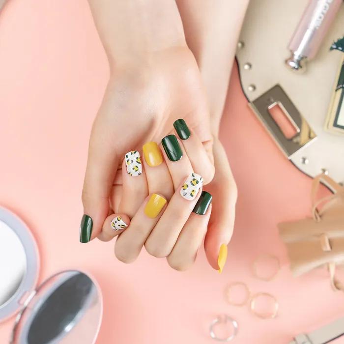 MEGA K TIPS - Lime Leopard 30tips + Double-sided Tape for Nail Tips