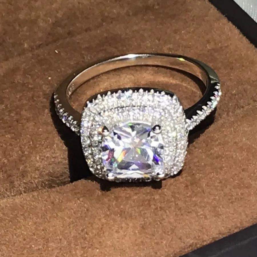 Lovers Ring for Women Sparkling Classical Jewelry 925 Sterling Silver Laboratory Moissanite Wedding Female Band Ring Gift