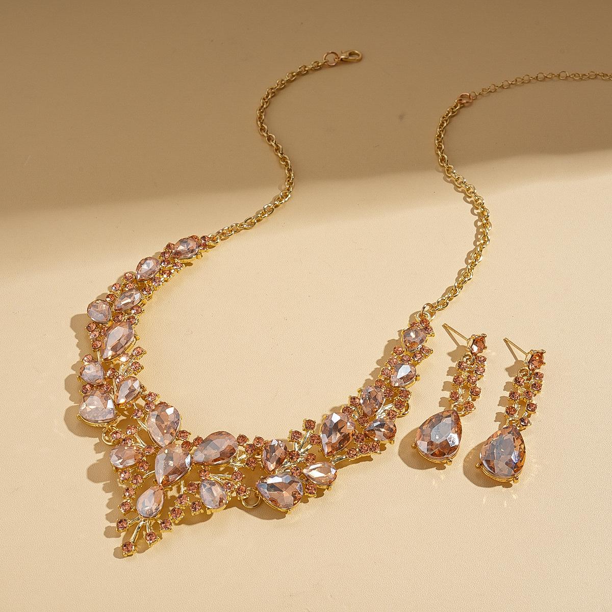 2-piece set, court style diamond-set flower water drop stud earrings necklace set, item decoration.