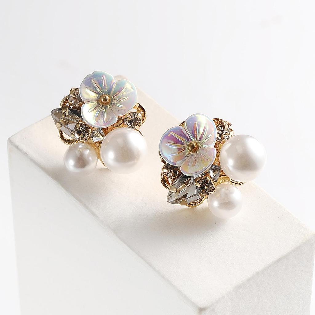 European American Crystal Shell Flower Pearl Stud Earrings