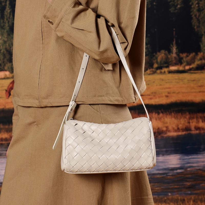 Simple and Versatile Hand-held Pillow Bag, Commuting Single-shoulder Bag, Crossbody Bag Casually