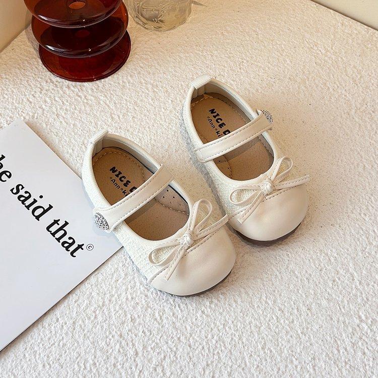 Girls' Korean version of versatile princess shoes 2025 spring and autumn new Velcro light mouth small leather shoes medium children soft sole sing