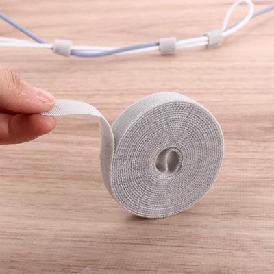 Cabluri, fire și accesorii – Legături de cablu

