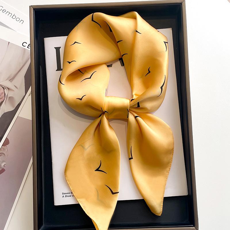 70*70cm Silk Square Scarf Women Satin Shawls Neckerchief Casual Scarves Bandana Hair Hjiab New Fashion Luxury Brand