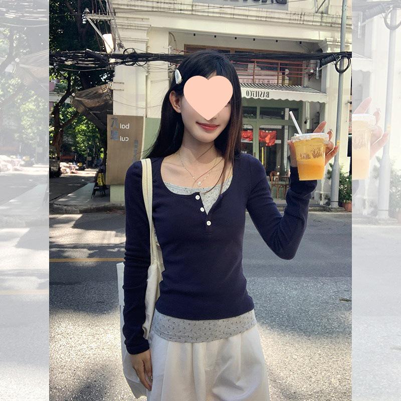 

Женская темно-синяя футболка Song Zheng En с U-образным вырезом, двухслойная, с длинным рукавом, 2025 Осень/Зима, корейский шик, облегающий топ « Spicy Girl » Small темно-синий