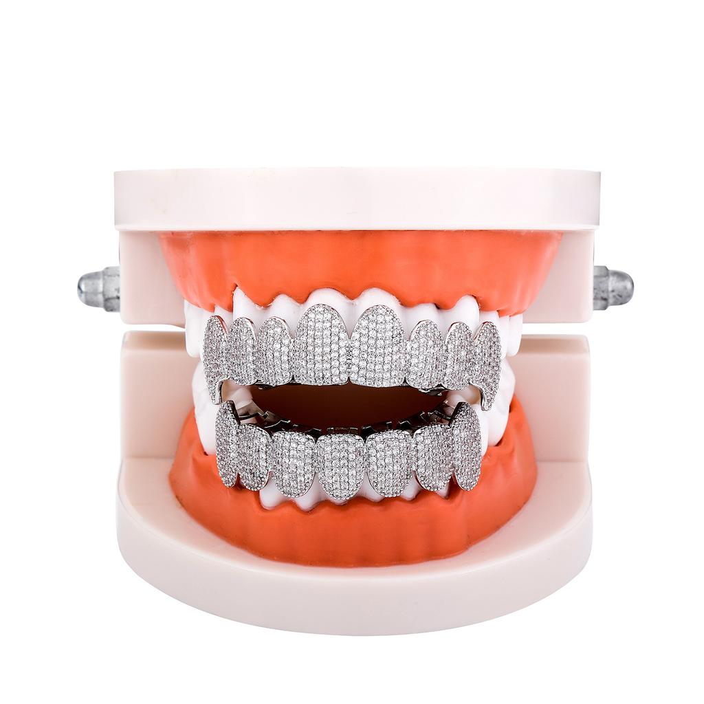 Griglie Hip Hop alla Moda Iced Out Zircone Cubico Diamante Grillz Zanne Fascino Zircone CZ Decorazione Denti Gioielli