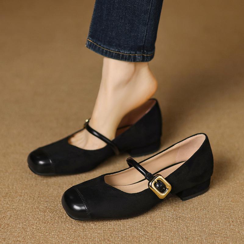 Wear solid color women's single shoes in all seasons, new women's casual low-heeled flats, black one-pedal square head square heel.