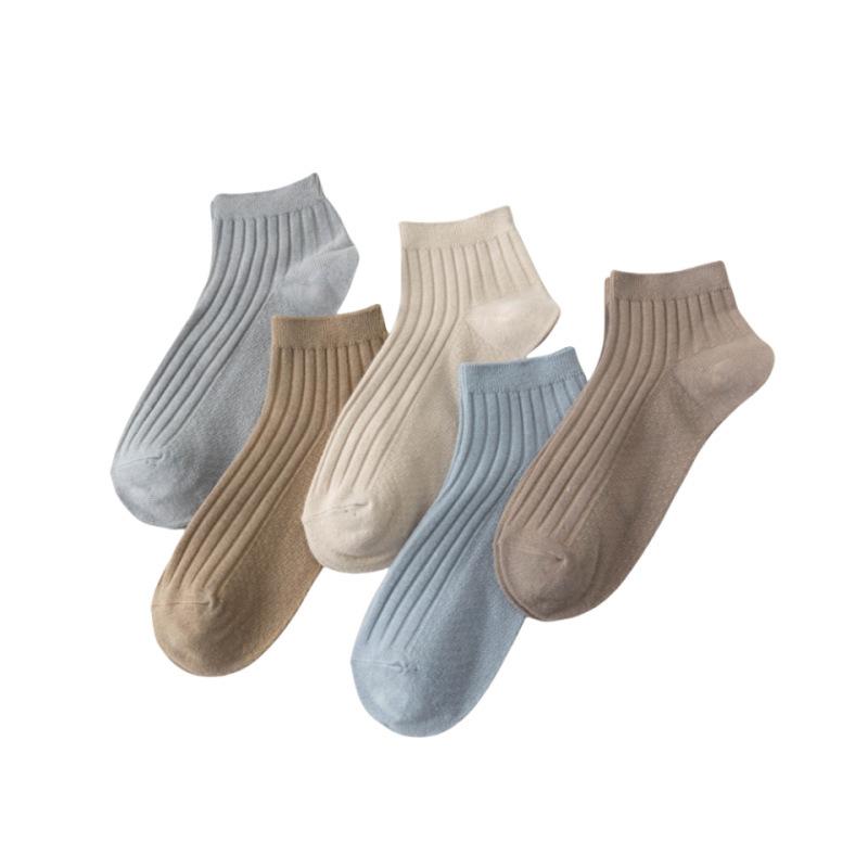 5 Pairs Men's Short Socks - Thin Style, Solid Color, Cotton Fabric, Sweat-absorbing and Breathable, Shallow Toe, Low Heel, No Heel Pull-off Feature.