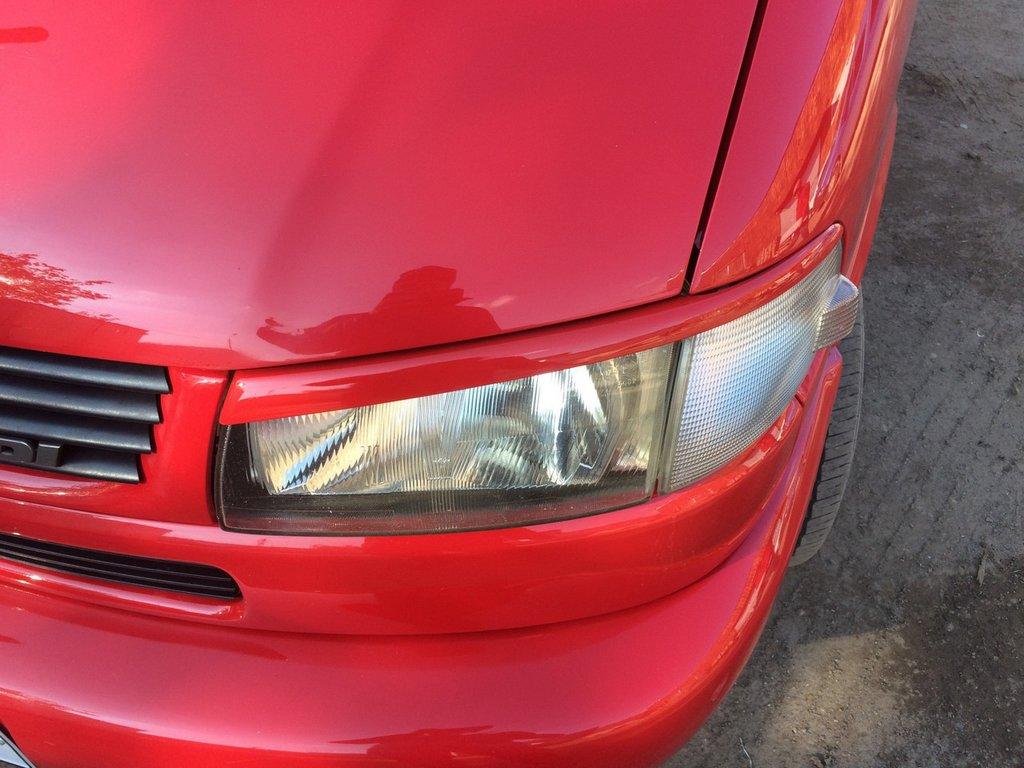 

Ресницы Косой капот (2 шт) Черный глянец для Volkswagen T4 Caravelle/Multivan