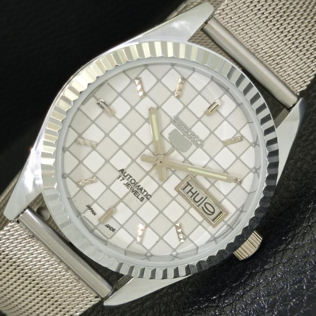 

AUTOMATIC VINTAGE SEIKO 5 REFURBISHED JAPAN MENS WHITE DIAL WATCH a440338-9 Sk-a440338-1
